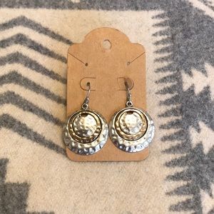 🌻Hammered metal dangle earrings